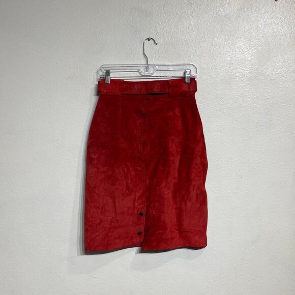 G III Leather Fashions Red Suede Leather Vintage Mini Skirt Sz 8 - Picture 8 of 10